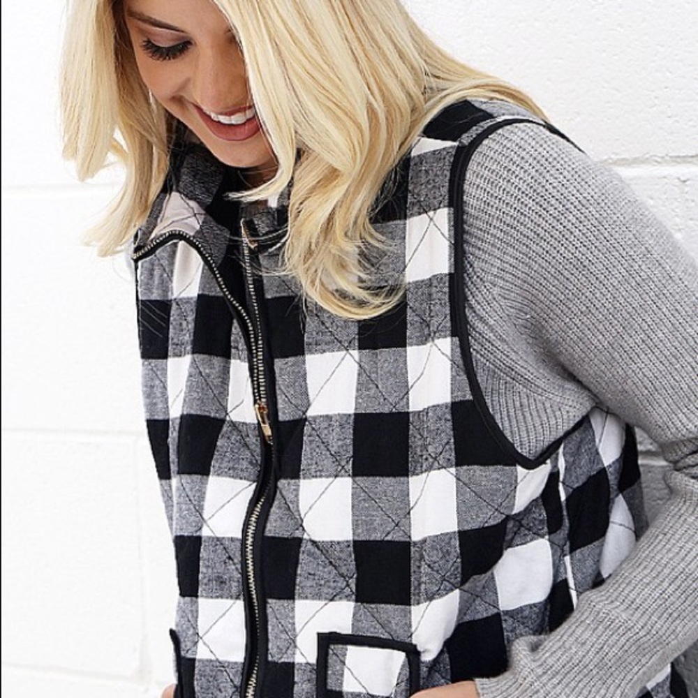 Black and White Quilted Vest - Picture 3 of 4